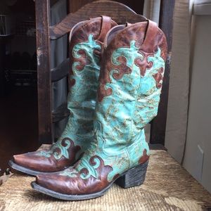 Women’s leather cowboy boots